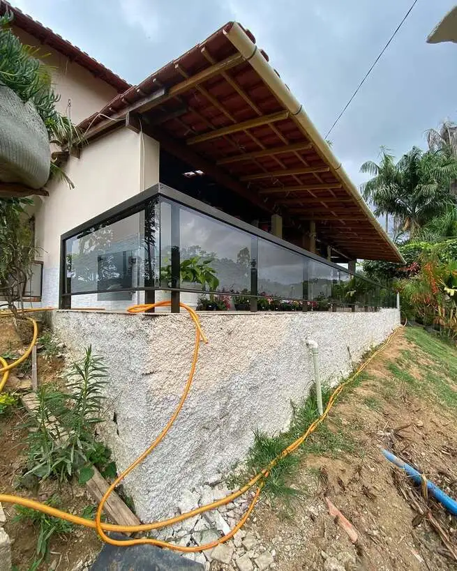 Guarda-corpo de vidro em Paulínia para desnível residencial