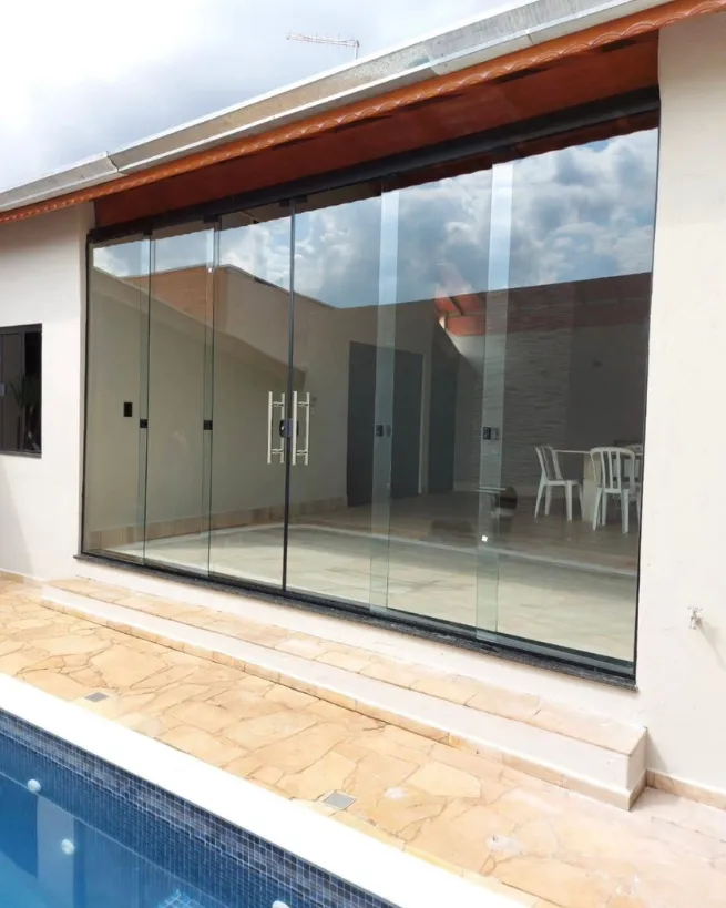 Portas de vidro em Paulínia - ferragens discretas e visual leve